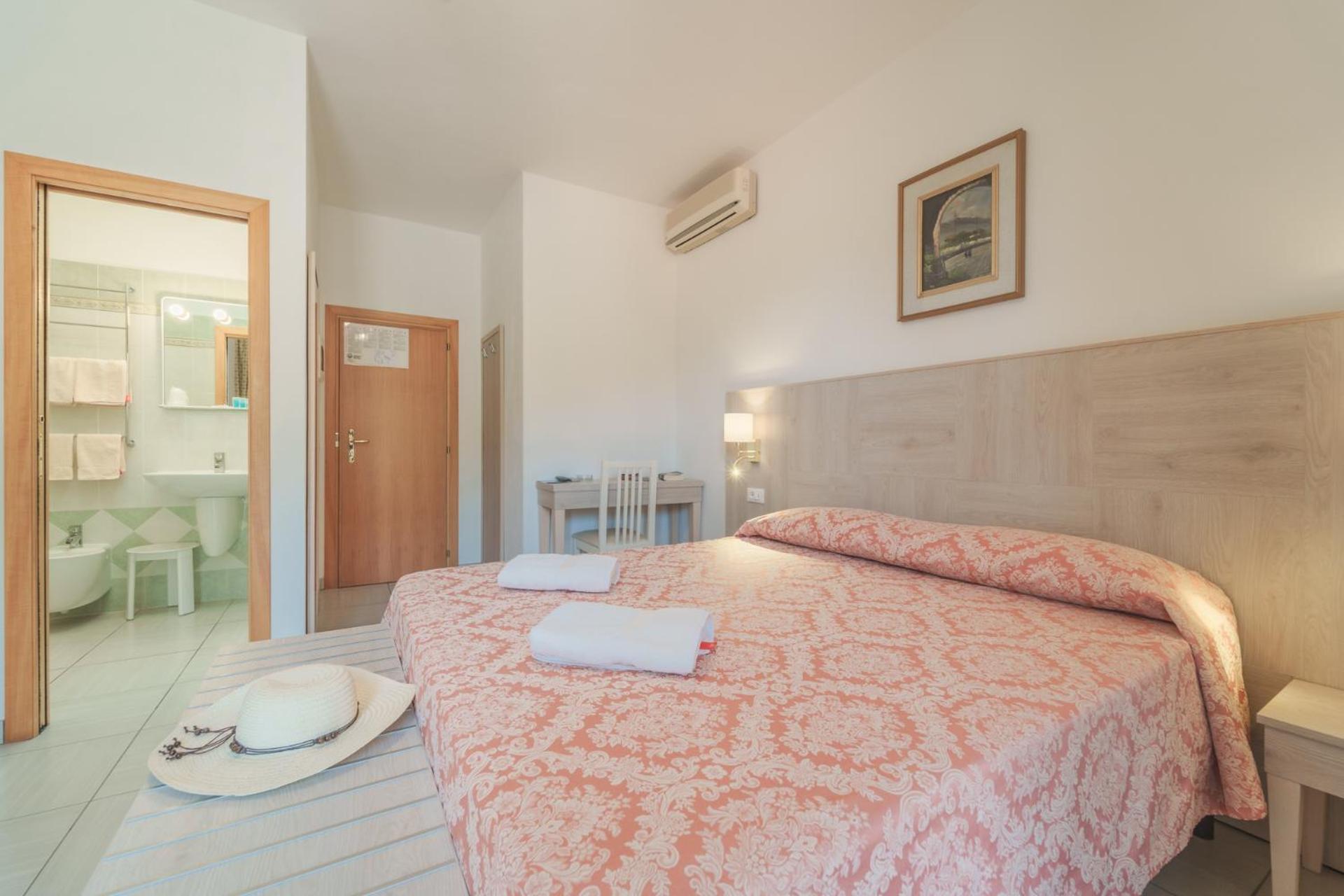 Hotel Lo Scirocco Fetovaia Exterior photo