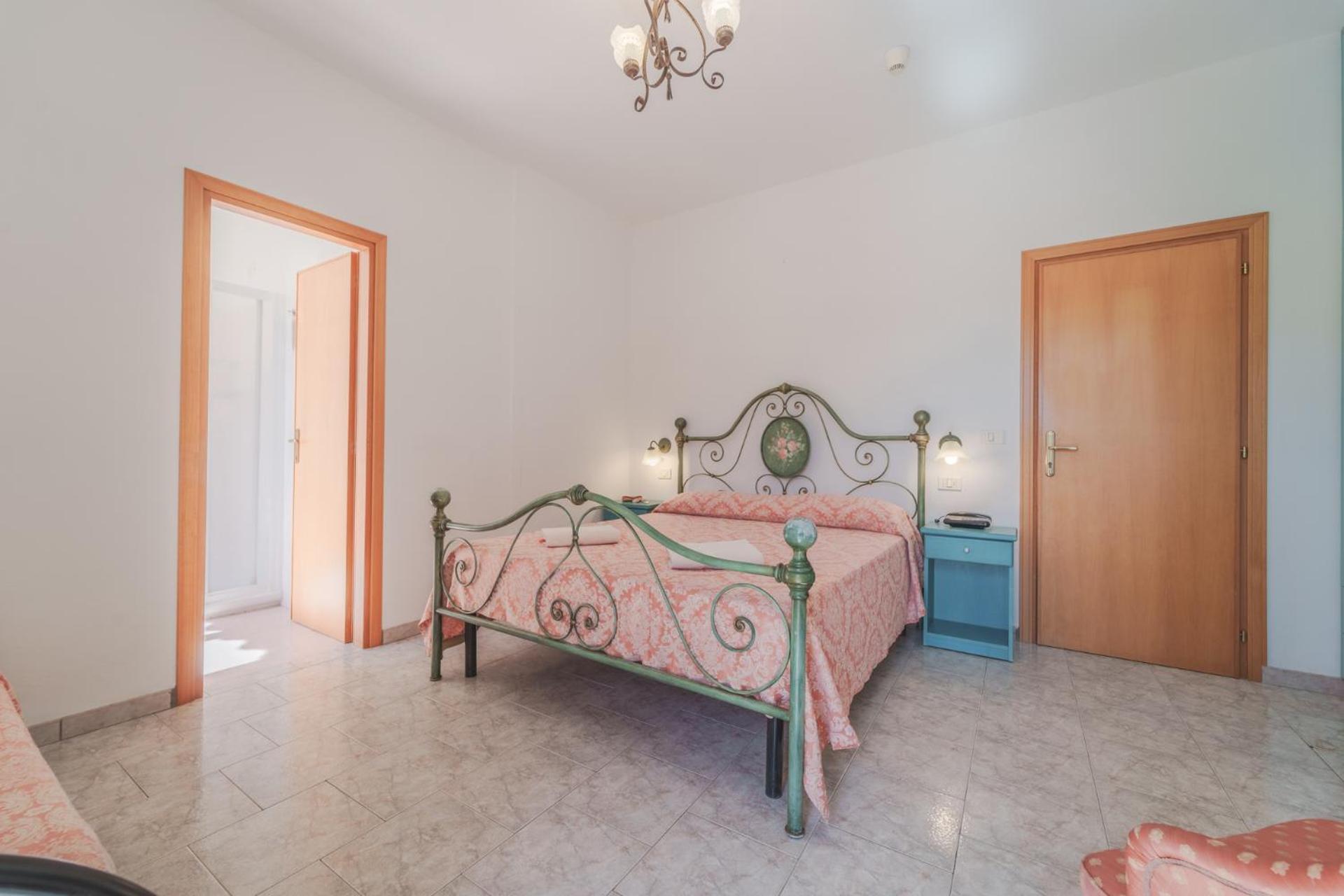 Hotel Lo Scirocco Fetovaia Exterior photo