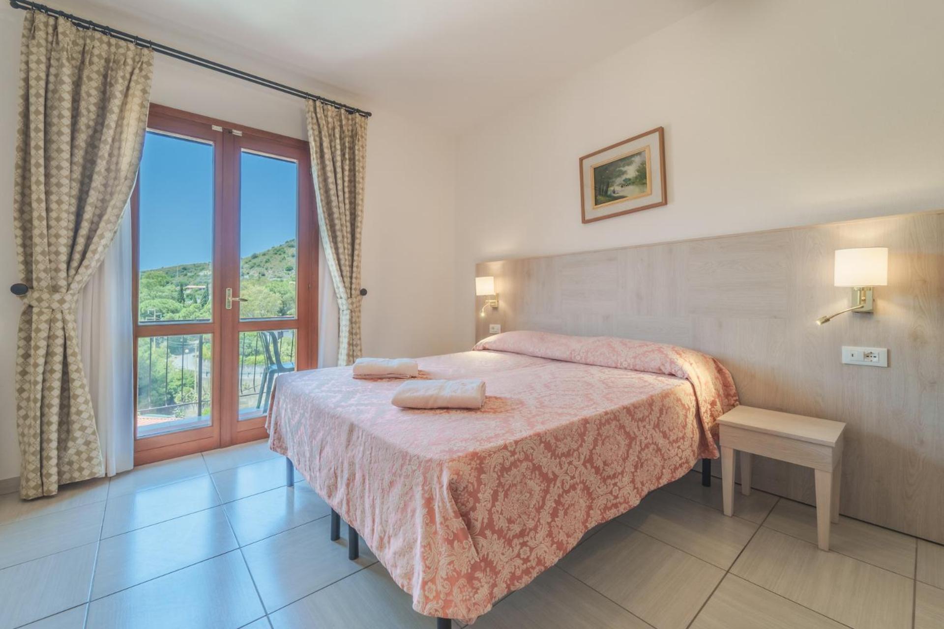 Hotel Lo Scirocco Fetovaia Exterior photo