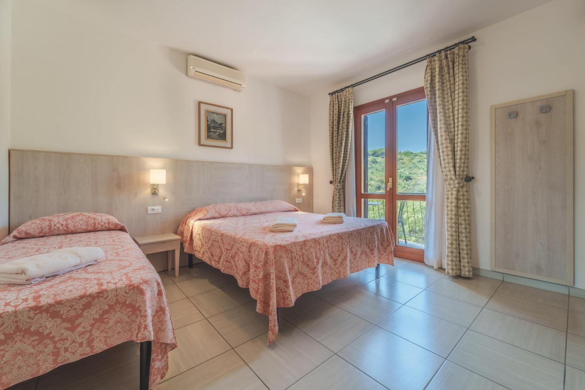Hotel Lo Scirocco Fetovaia Exterior photo